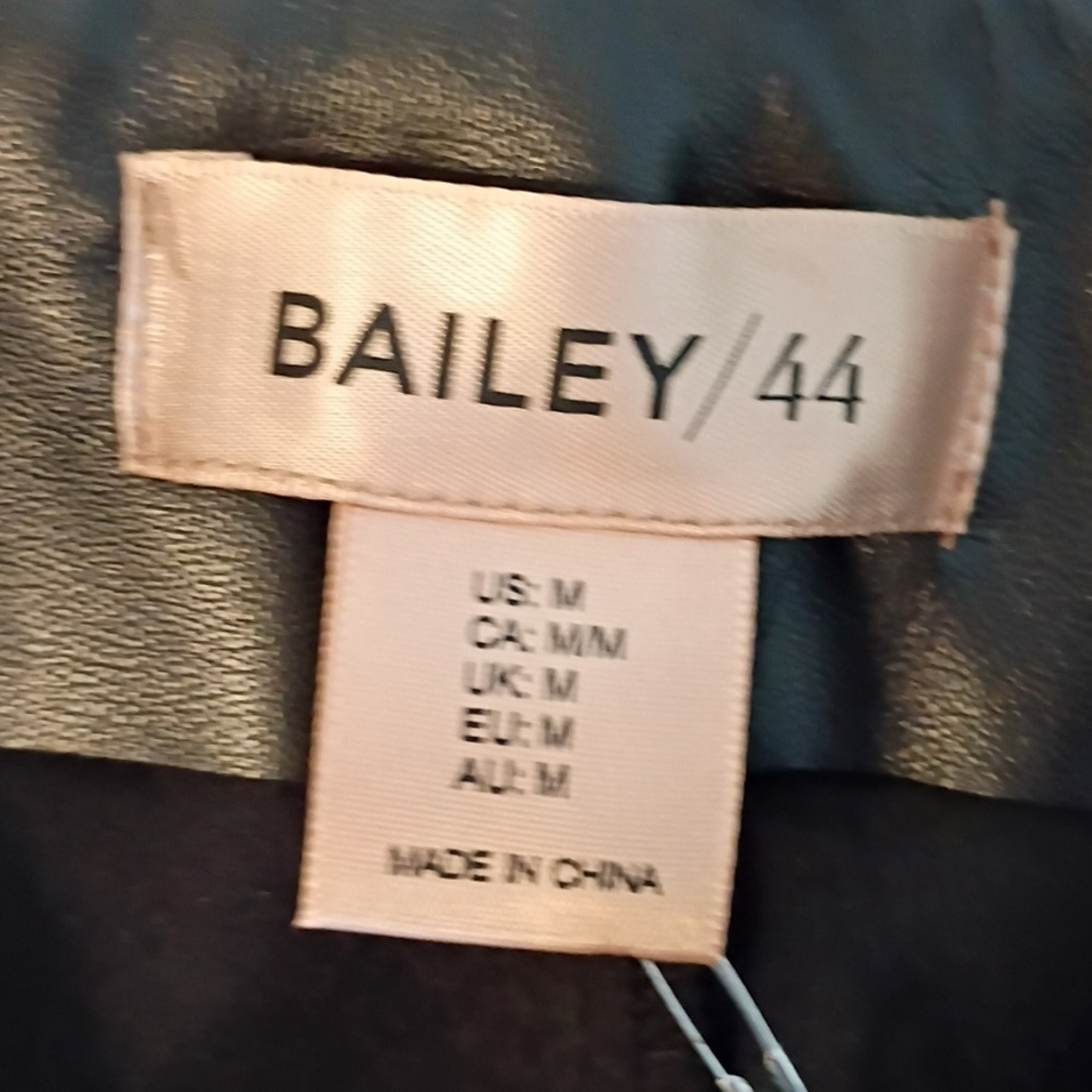 NWT Bailey 44 Sid Vegan Leather Skirt Nwt Size Medium - Picture 4 of 5